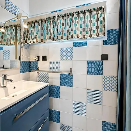 Confort Avec Vue Sur Piscine 3* Portes-lès-Valence