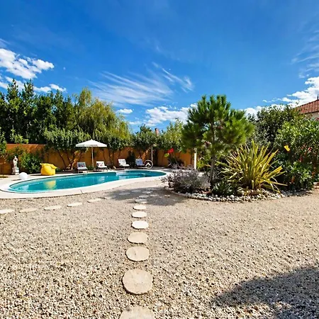 Confort Avec Vue Sur Piscine